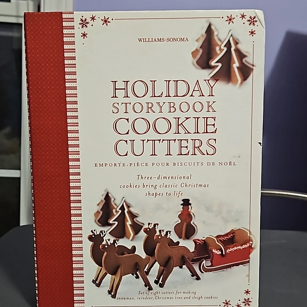 Vintage 2006 Williams Sonoma 8 pc cookie cutters Holiday Storybook Cutter Set